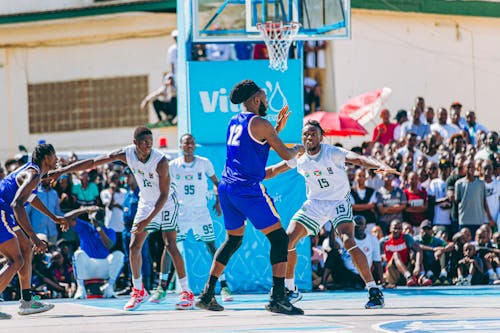 日职乙战报：富山胜利4-1完胜秋田，末轮奇迹保级